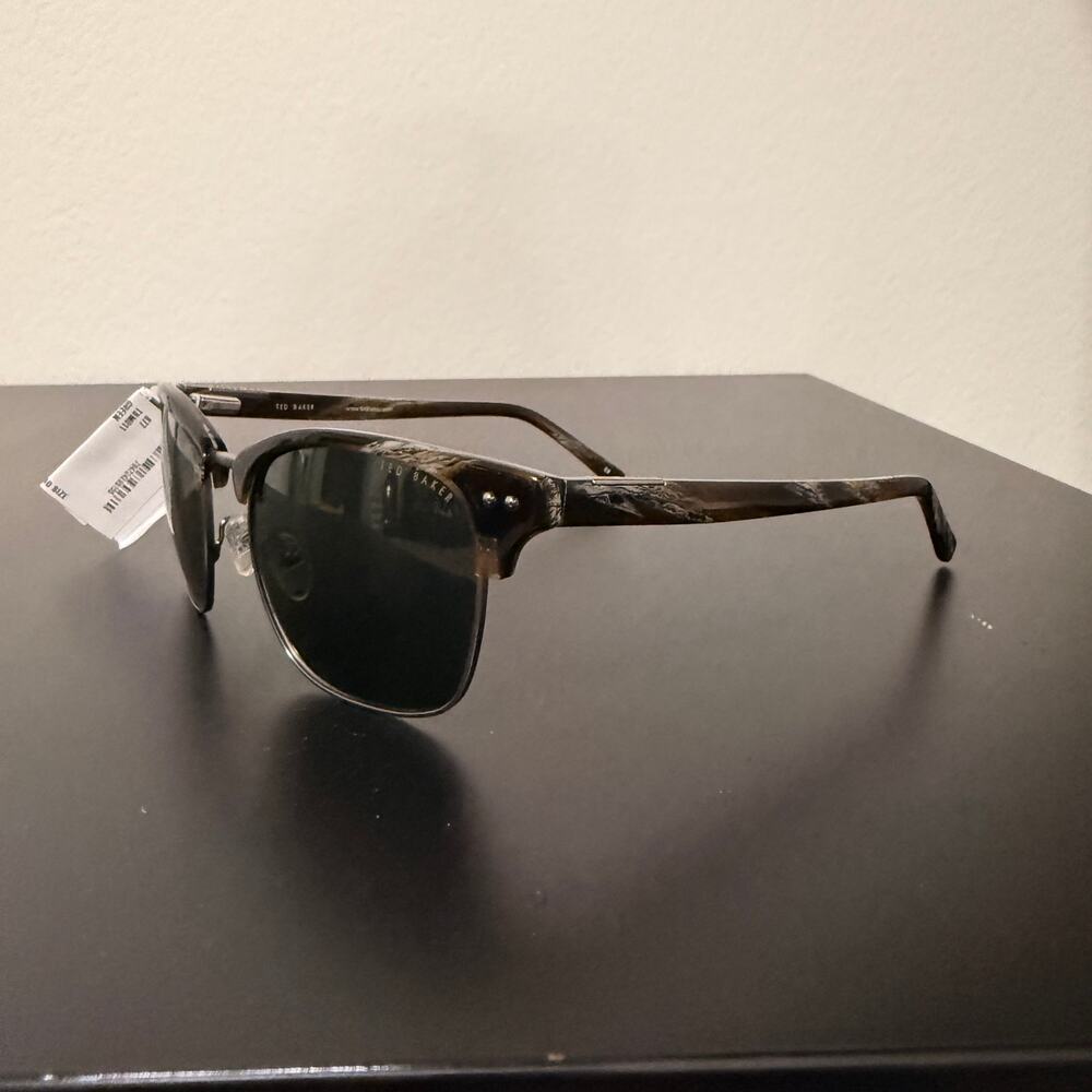 Ted Baker - TBM001